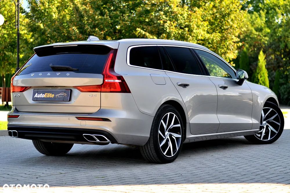 Volvo V60 D4 Momentum Pro - 4