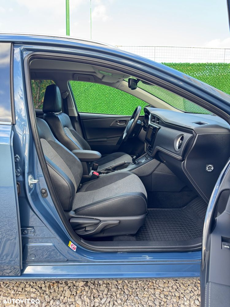 Toyota Auris 1.8 L VVT-i Hybrid Sol + - 11