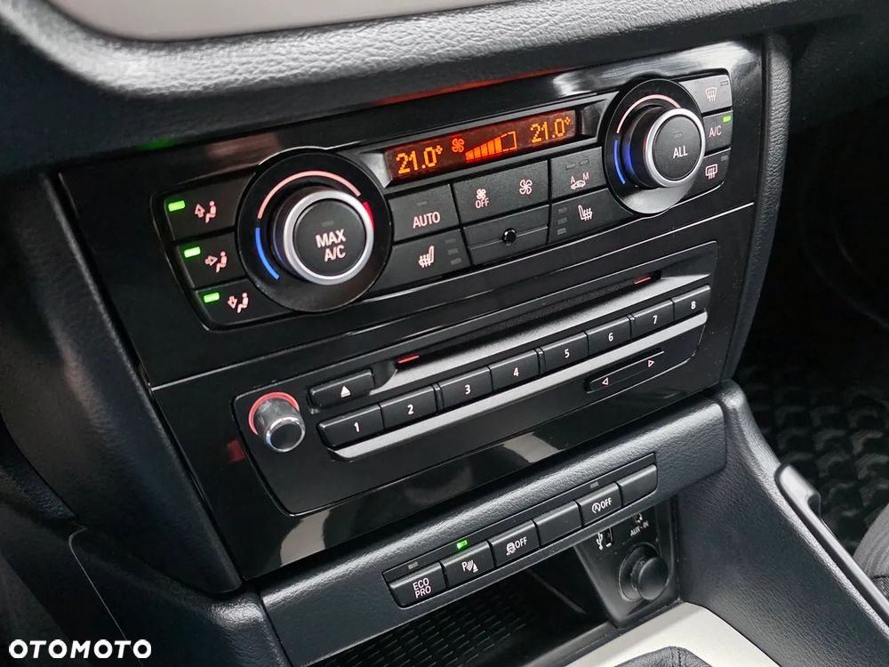 BMW X1 sDrive16d xLine - 36