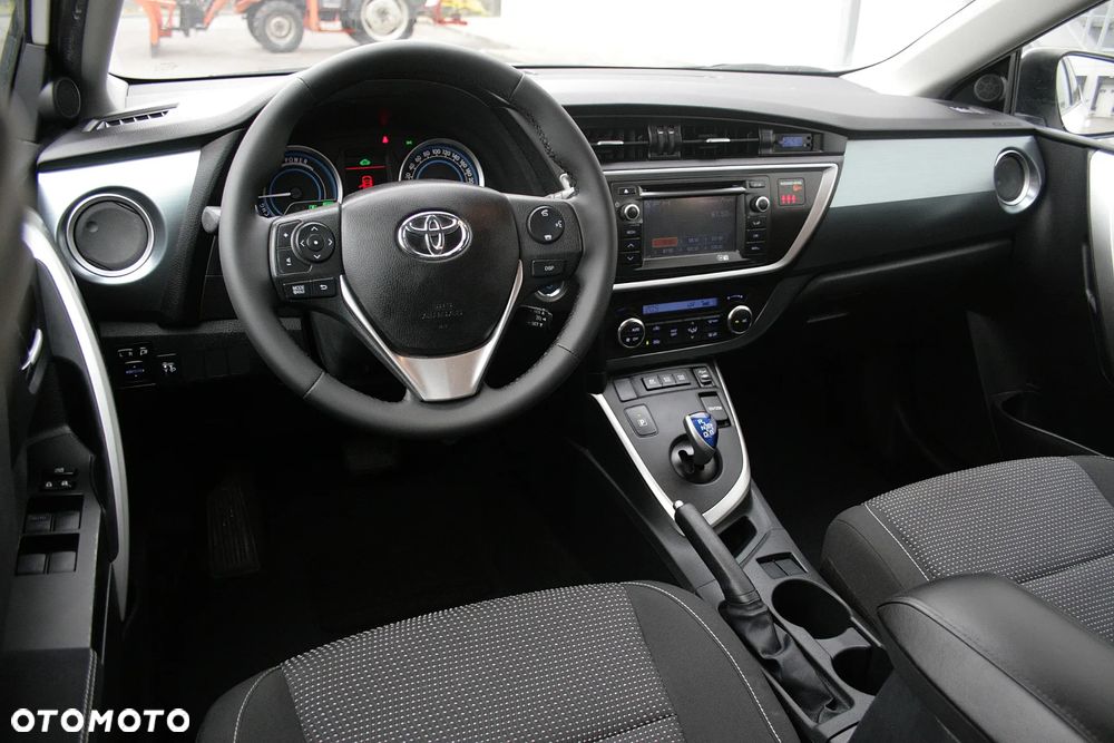 Toyota Auris - 13