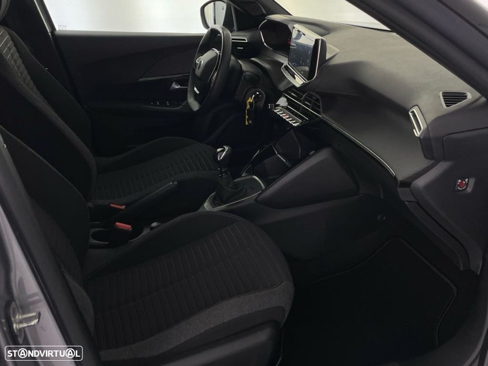 Peugeot 2008 1.2 PureTech Allure - 21