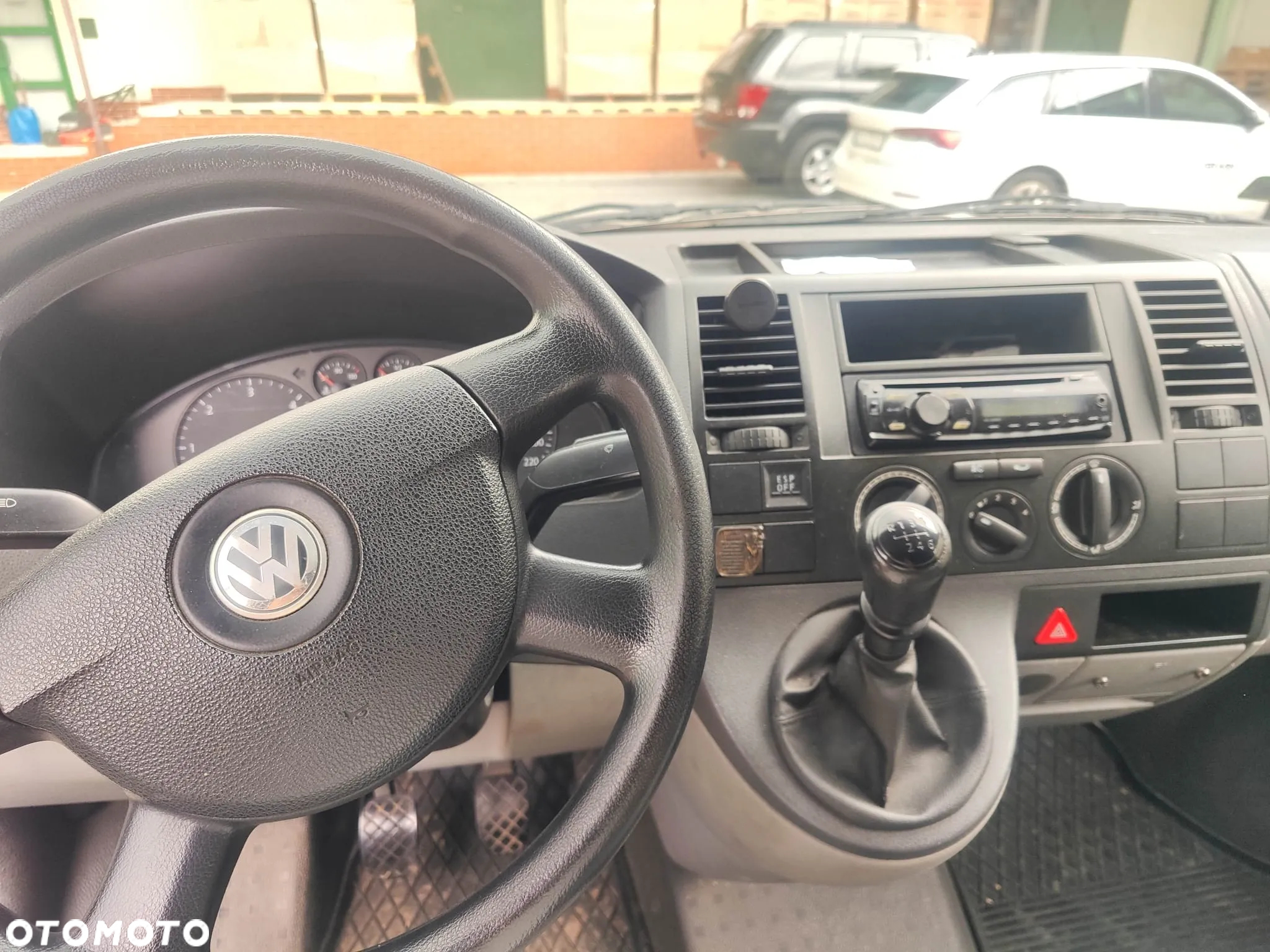 Volkswagen Transporter T5 TDI L2H1 - 12
