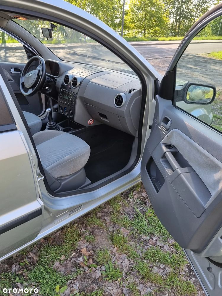 Ford Fusion 1.6 Fun X - 11