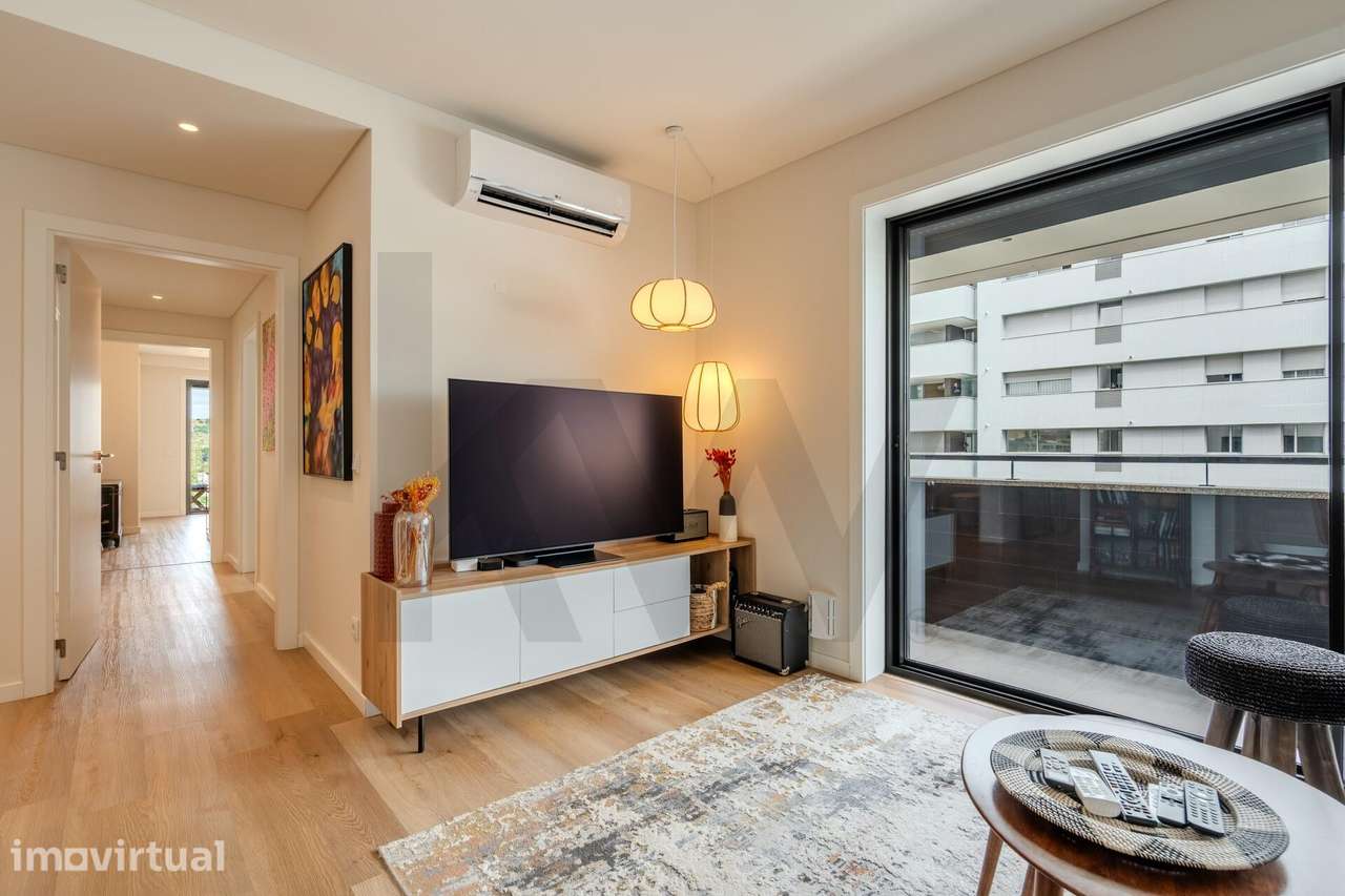 T2 para Arrendar no Avenida Altear | Piscina no Rooftop · Garagem com - Grande imagem: 3/38