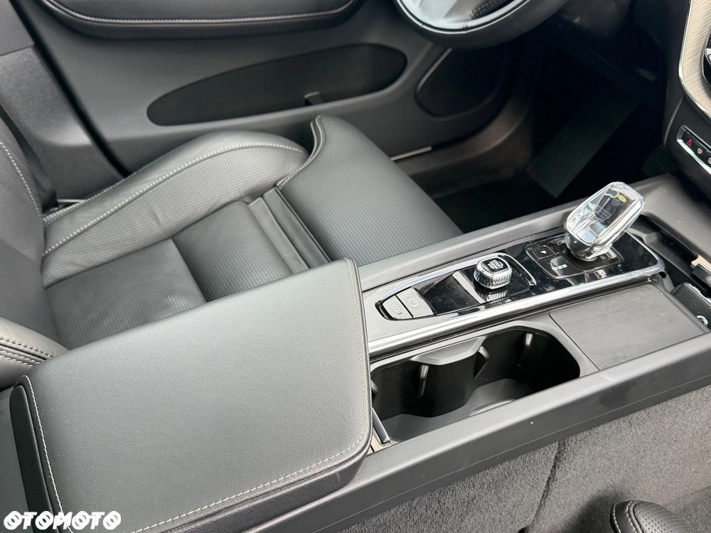 Volvo XC 60 T6 Plug-In Hybrid AWD Inscription - 8