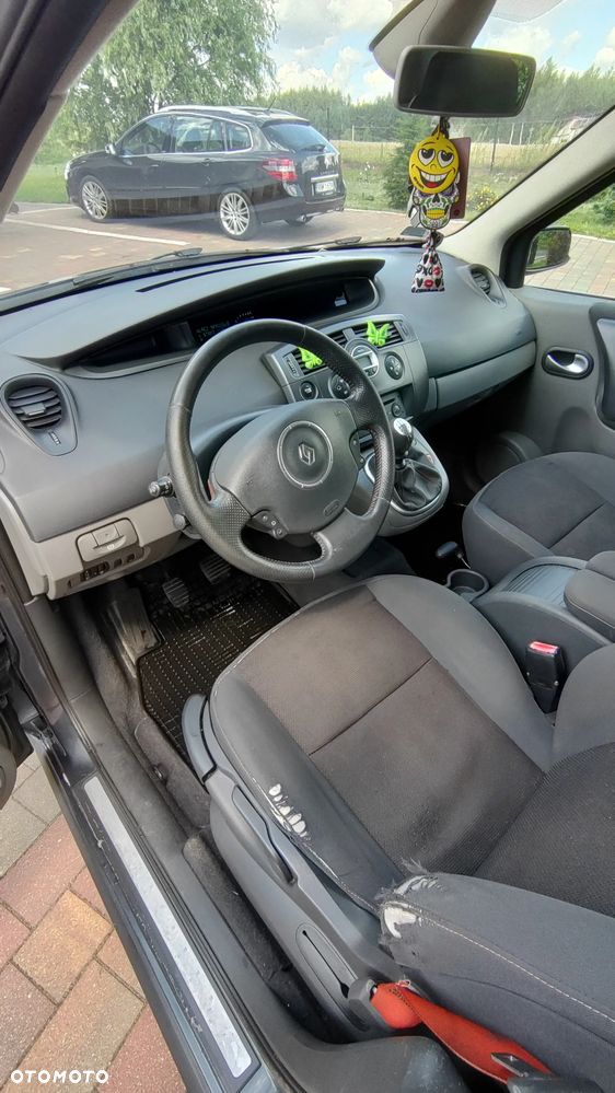 Renault Scenic 1.9 dCi FAP Conquest - 12