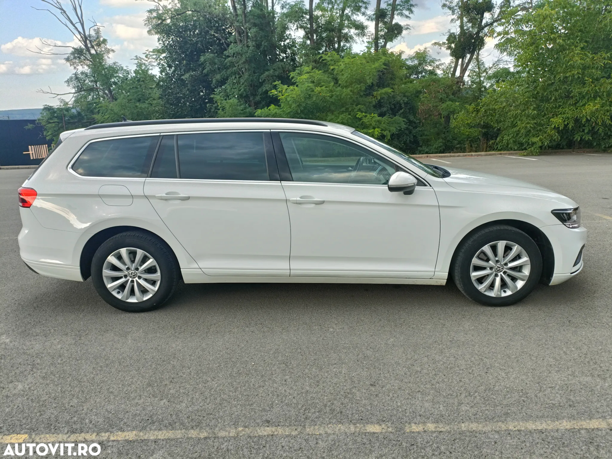 Volkswagen Passat Variant 2.0 TDI SCR DSG Business - 5