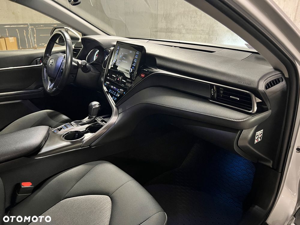 Toyota Camry 2.5 Hybrid Comfort CVT - 21