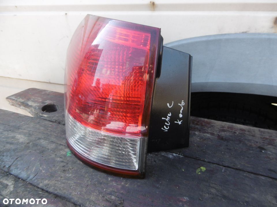 Lampa tył Vectra C kombi - 2