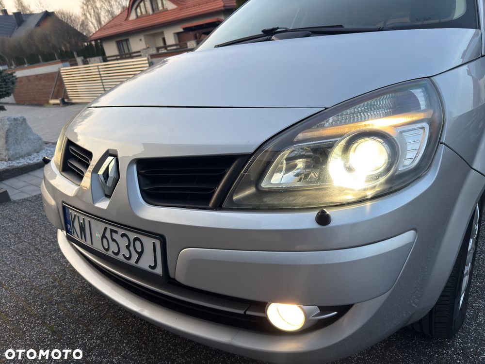 Renault Scenic 2.0 16V Privilege - 9