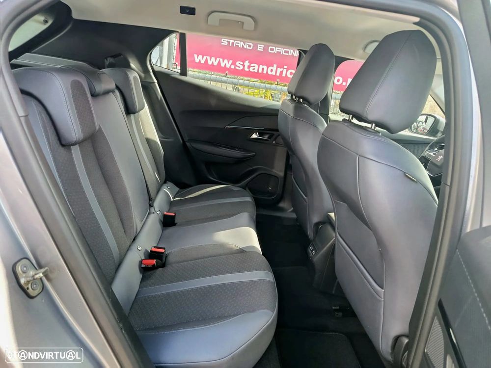 Peugeot 2008 1.2 PureTech Allure - 8