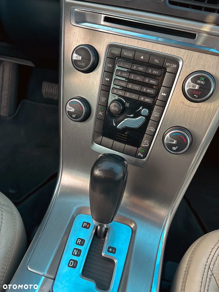 Volvo XC 60 2.4D AWD Summum - 21