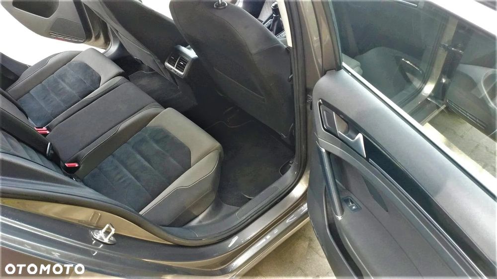 Volkswagen Golf - 12