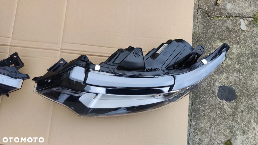 Mitsubishi Outlander 16-24 Lampa Przód Soczewka LR Komplet Oryginał EU - 7