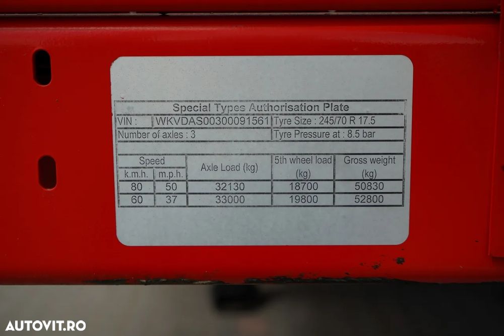 Kaessbohrer REMORCA KASSBOHRER CU BETON JOS / RAMPE HIDRAULICE / 3 AXE / LĂRGIRE - 32