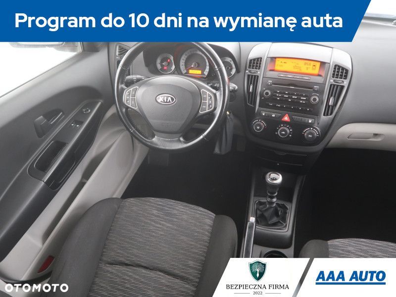 Kia Ceed - 9