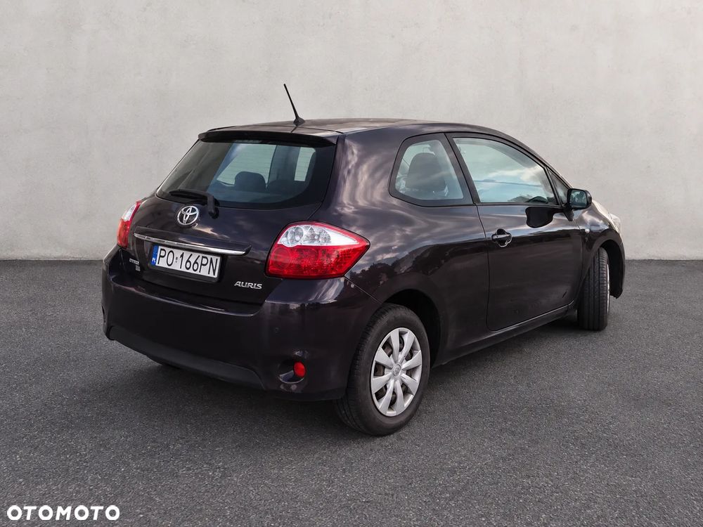 Toyota Auris 1.33 VVT-i Terra - 4