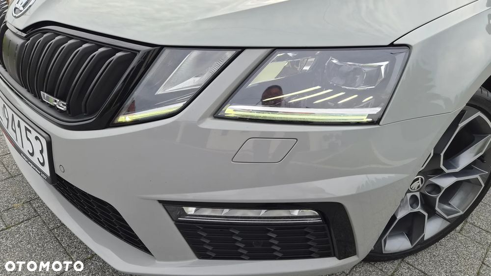 Skoda Octavia 2.0 TDI DSG RS - 34