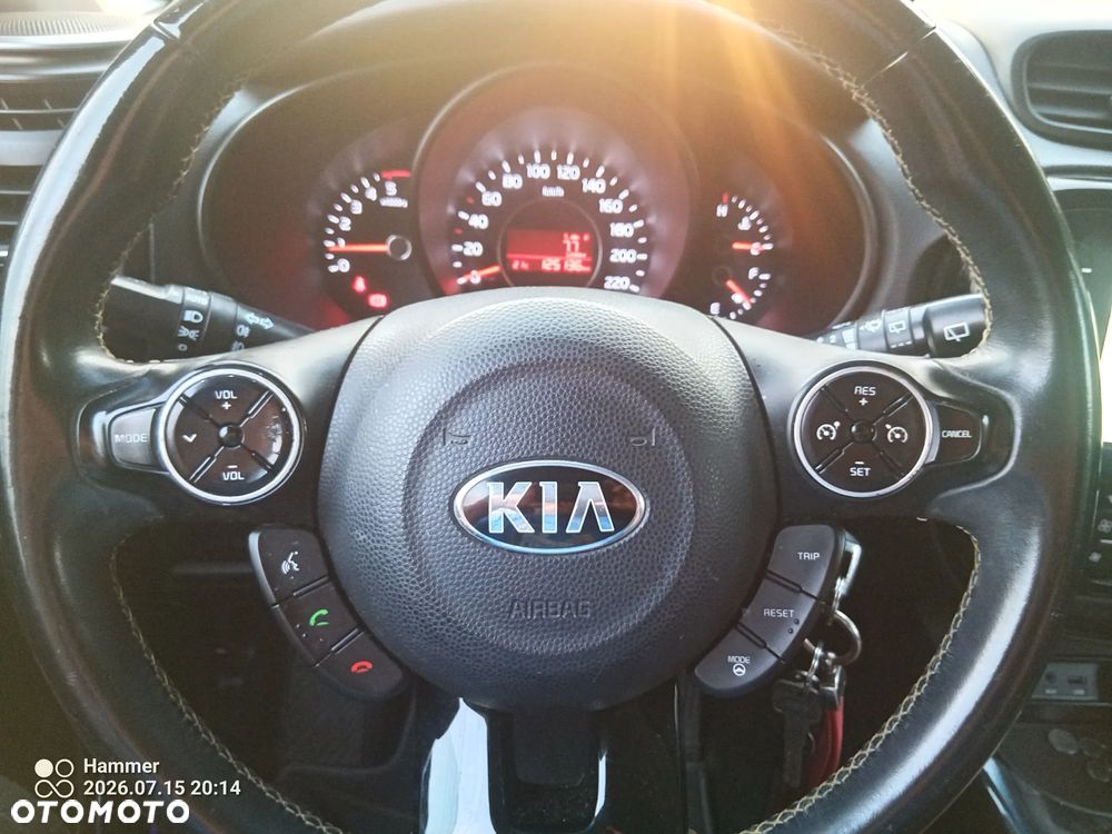 Kia Soul 1.6 CRDI White&Red Edition - 23