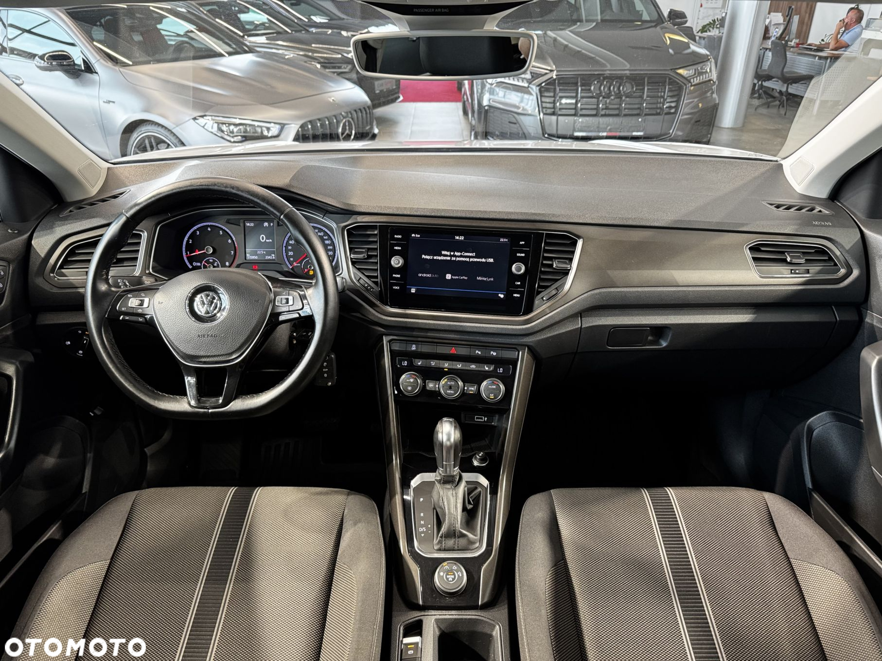 Volkswagen T-Roc - 19