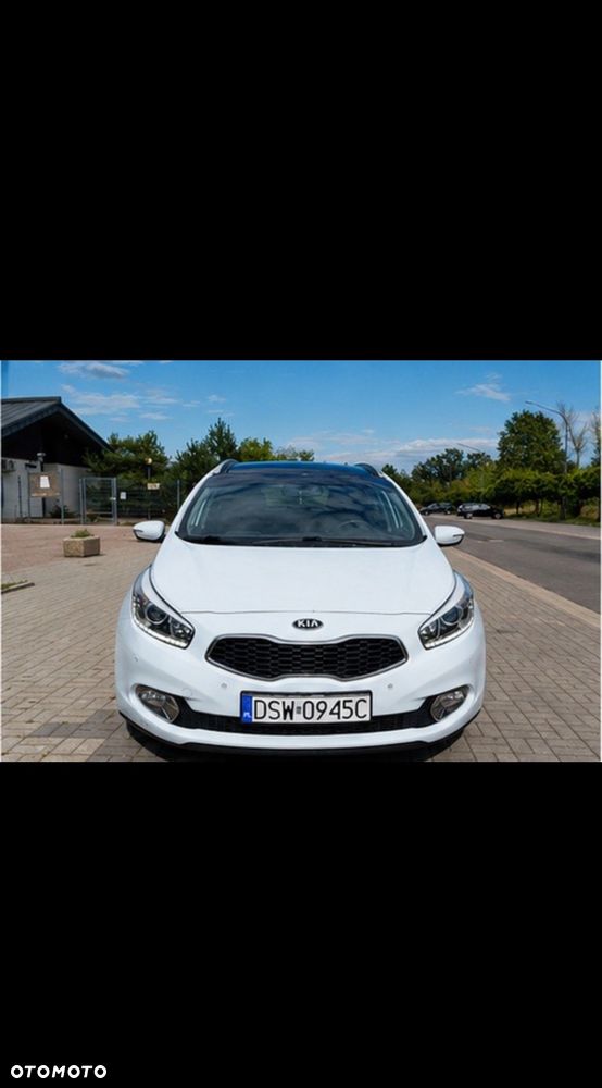 Kia Ceed 1.6 CRDi 128 Dream Team Edition - 2