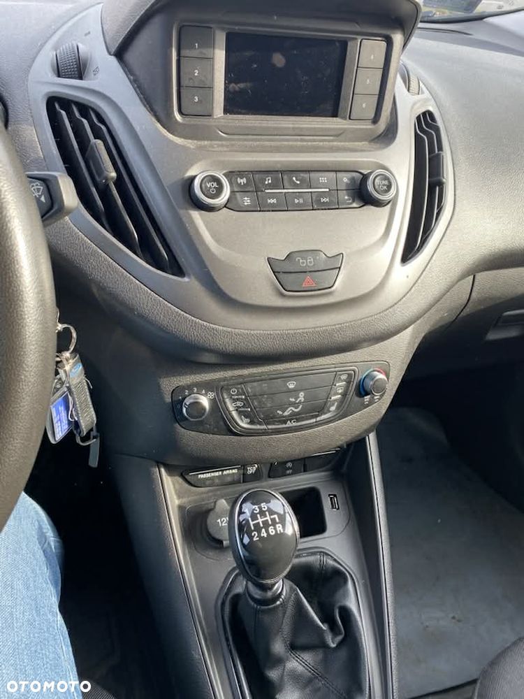 Ford Transit Courier - 8