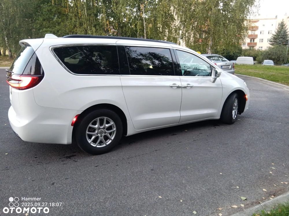Chrysler Pacifica - 11