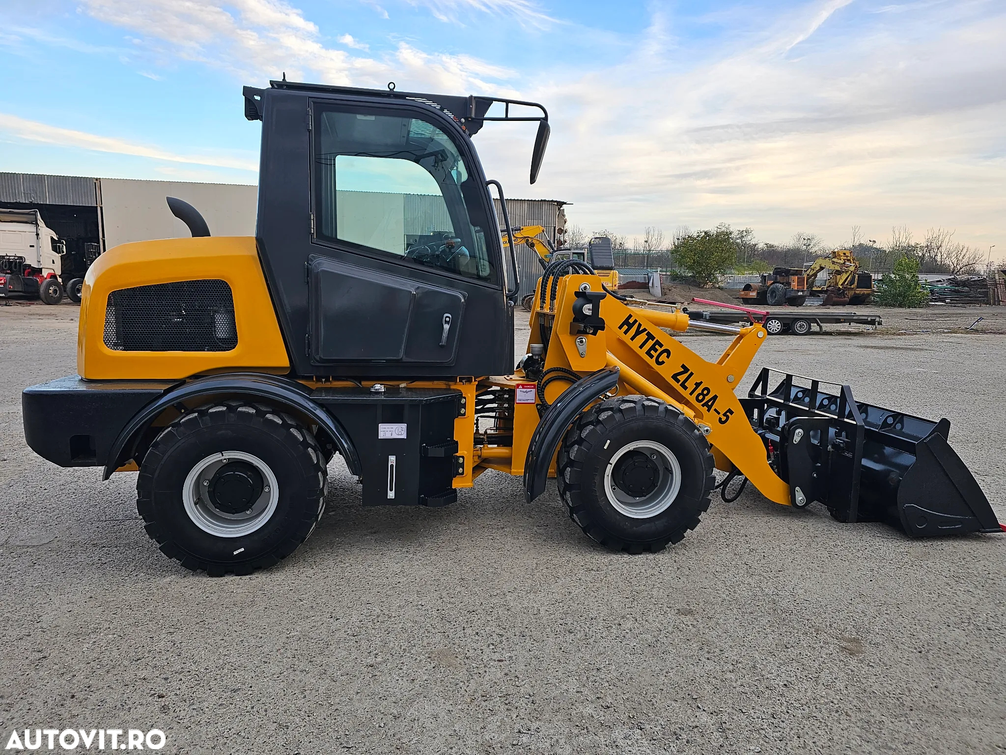 Hitachi Hytec ZL18A incarcator frontal mini - 7