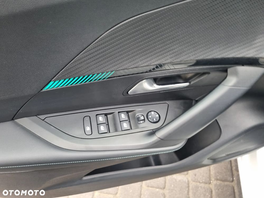 Peugeot 2008 1.5 BlueHDi Allure Pack S&S - 32