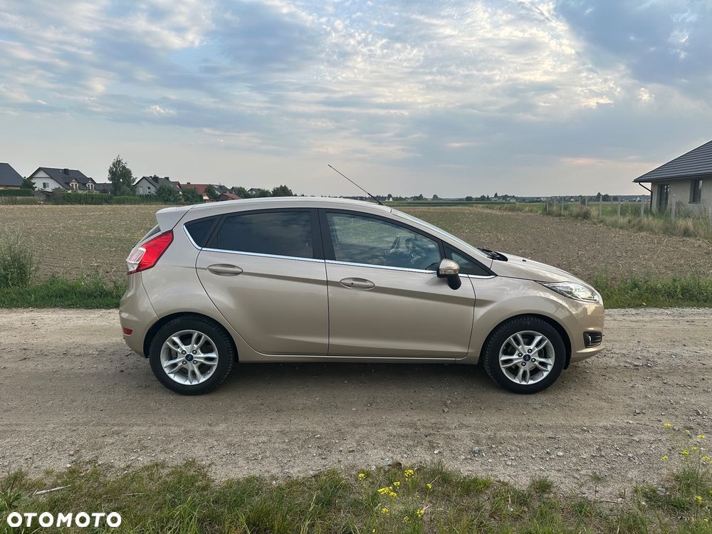 Ford Fiesta 1.0 EcoBoost STart-Stop Titanium - 4