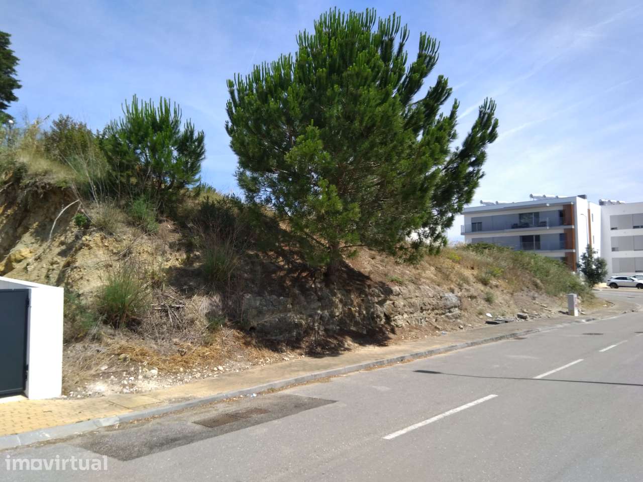 Terreno urbano de 420m² em Coimbra - Grande imagem: 3/7