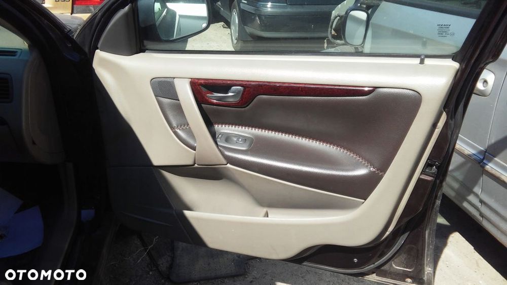 Klapa bagażnika VOLVO V70 XC AWD CROS COUNTRY 2,4 lampy... - 8