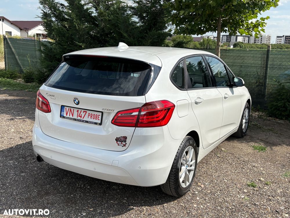 BMW Seria 2 218i - 4