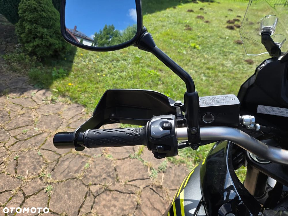 Suzuki V-STROM - 16