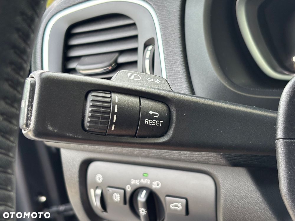 Volvo V40 D2 - 20