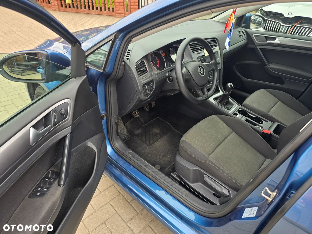 Volkswagen Golf - 8