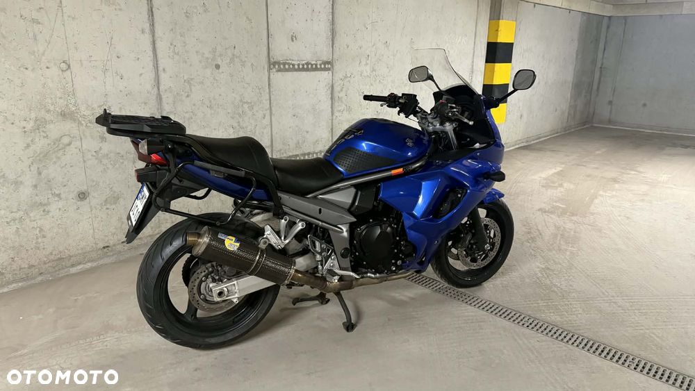 Suzuki GSX - 19