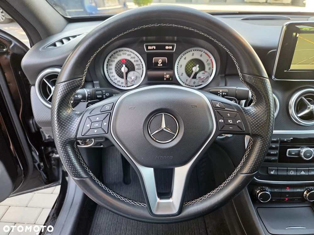 Mercedes-Benz Klasa A 180 7G-DCT Activity Edition - 23