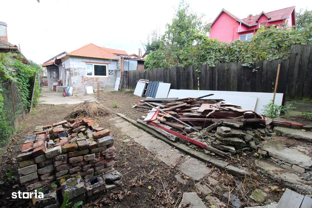 Vând casă P+Pod în Hunedoara, zona Chizid-Tereza, teren 244mp - Imagine principală: 5/10