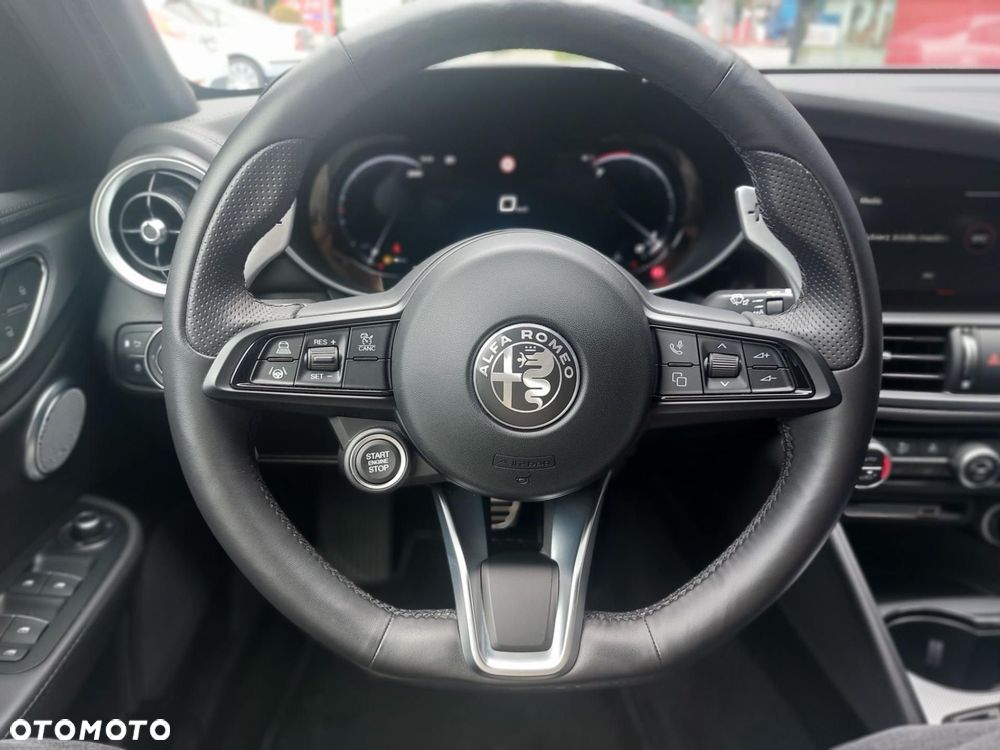 Alfa Romeo Giulia - 11