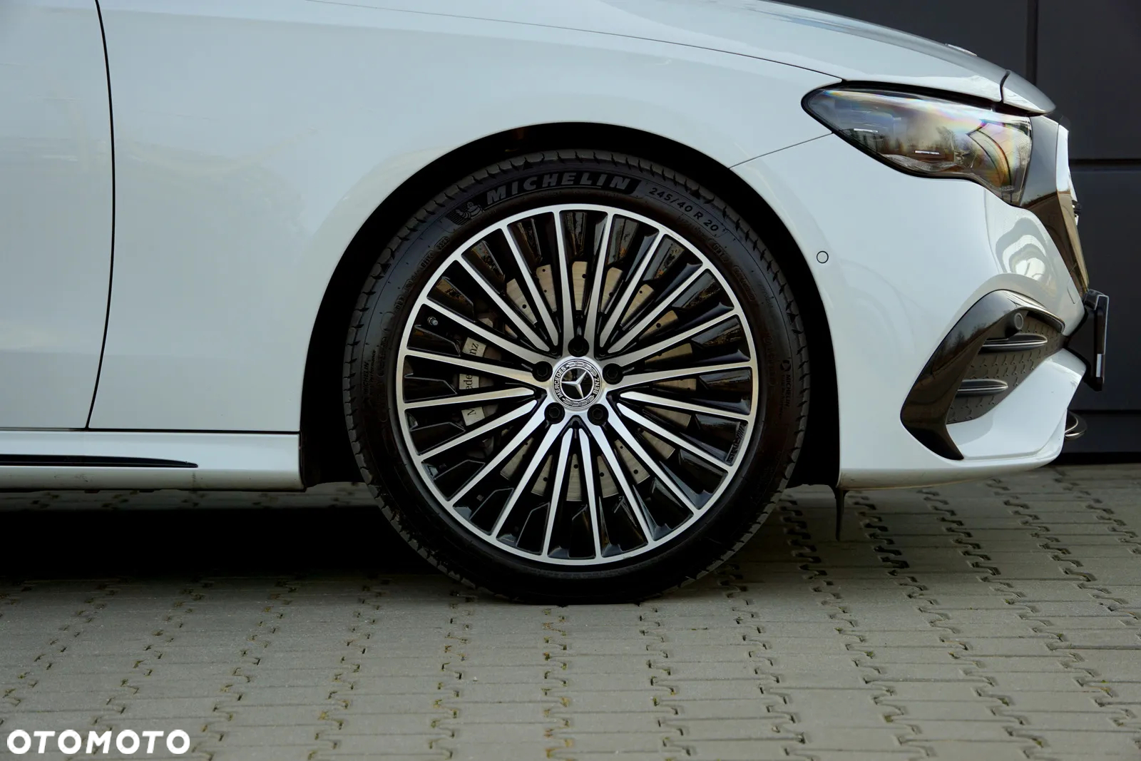 Mercedes-Benz Klasa E 220 d 4Matic 9G-TRONIC Edition AMG Line - 17