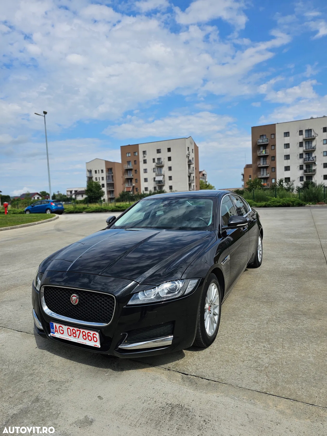 Jaguar XF 20d RWD E-Performance Prestige - 3