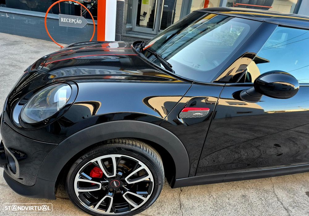 MINI 3 Portas One JCW - 8