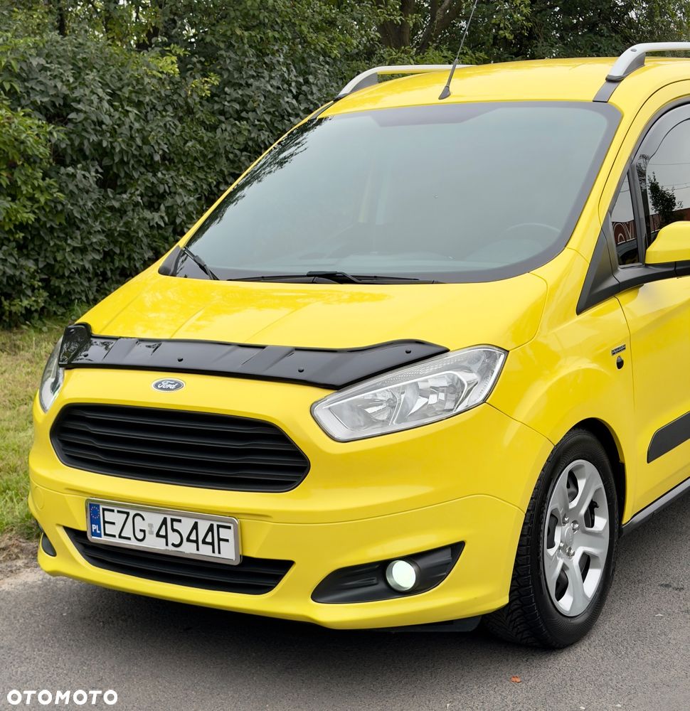 Ford Transit Courier - 27