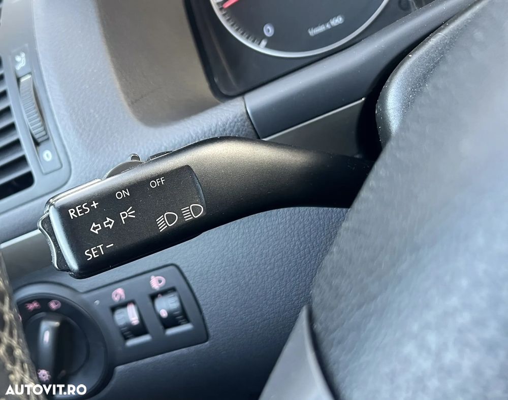 Volkswagen Touran 2.0 TDI DPF Cross - 15