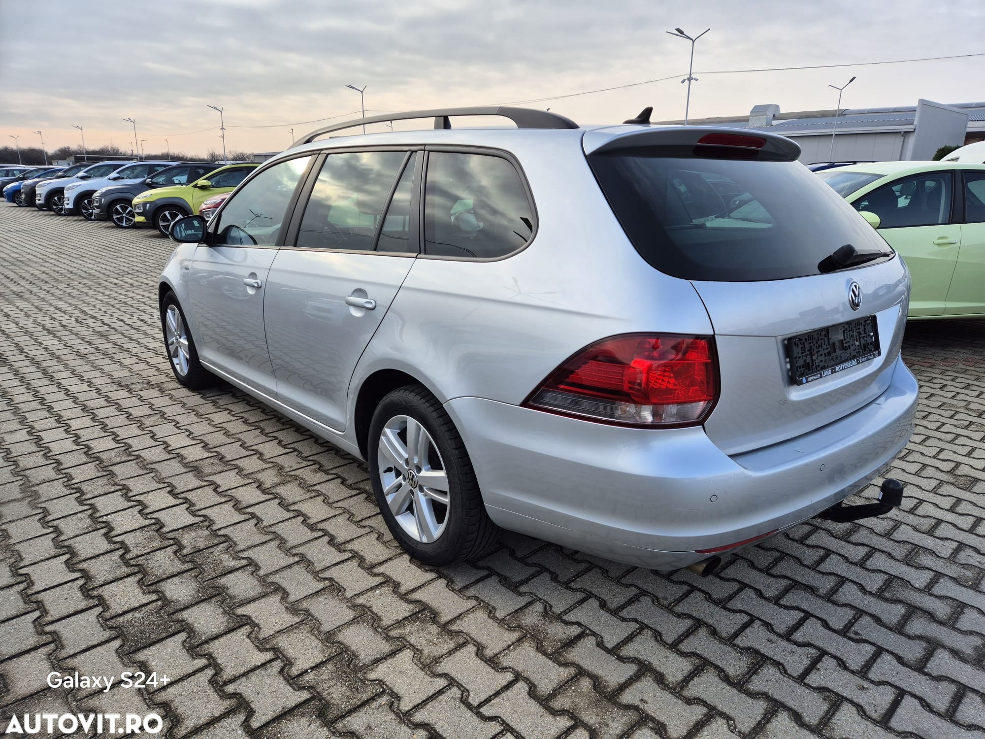 Volkswagen Golf 1.6 TDI DPF MATCH - 8
