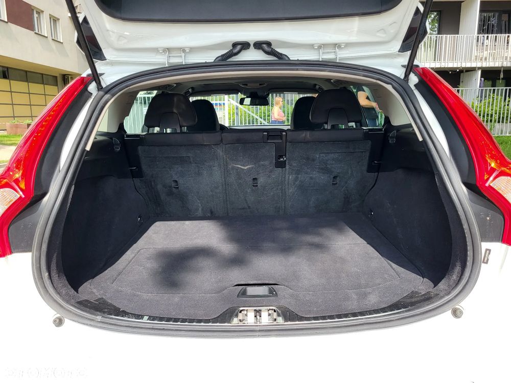 Volvo V60 T5 Geartronic Momentum - 26