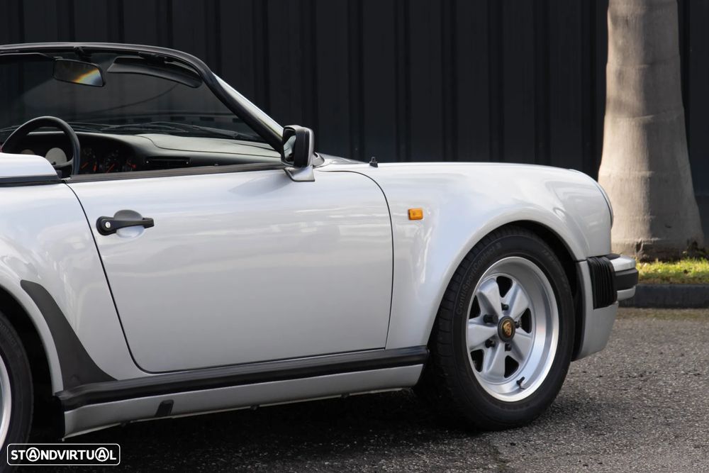 Porsche 911 Série G - 24