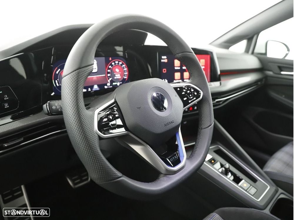 VW Golf 1.4 TSI GTE DSG - 24