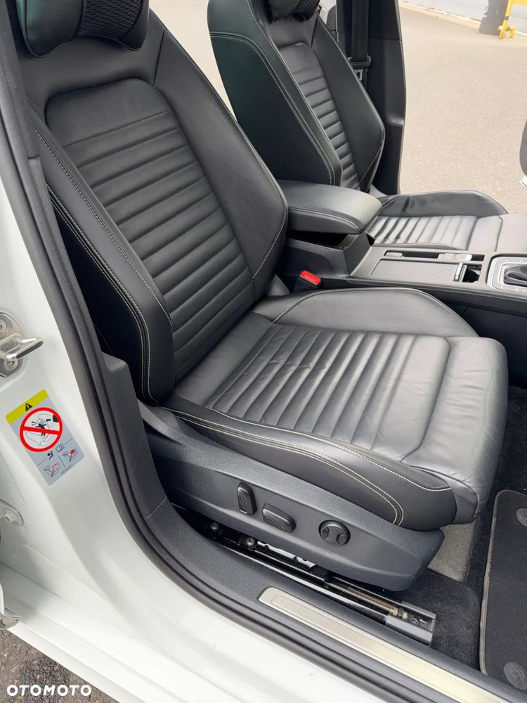 Volkswagen Passat Variant 1.6 TDI (BlueMotion Technology) DSG Trendline - 18